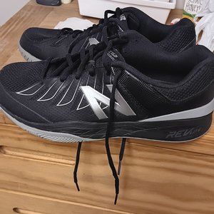 New balence running shoes
